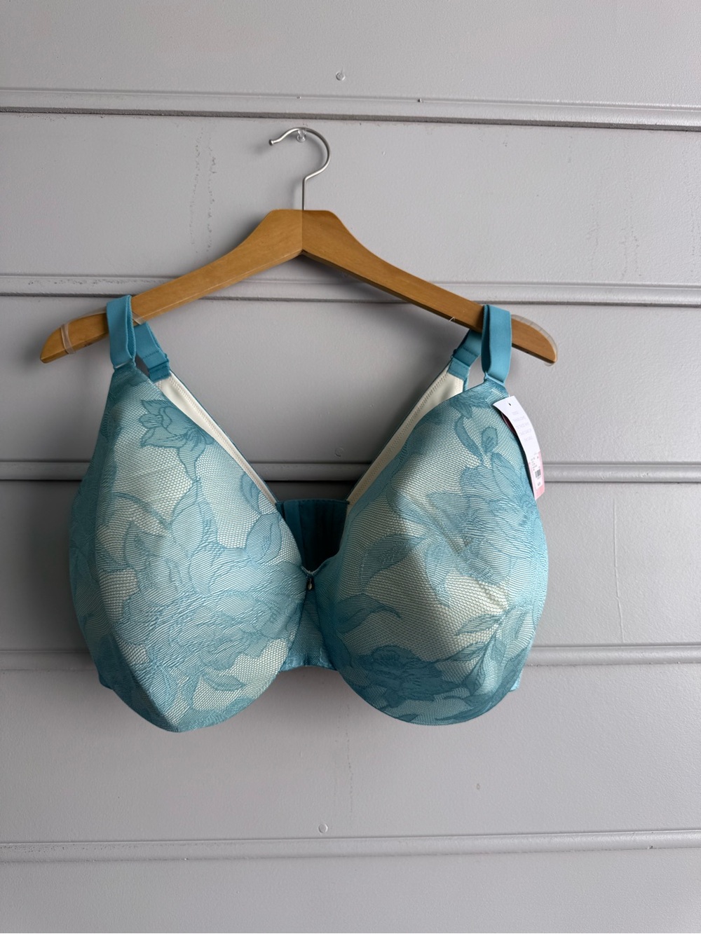 NWT Cacique invisible backsmoother full coverage bra